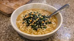 チキンラーメンにお茶づけ海苔をひとふり。だし香る和風アレンジが3分で完成