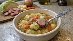 野菜の甘みがじんわり広がる、具だくさんコンソメスープの作り方