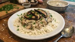 きのこだけでここまで濃厚：ポルトベロのヴィーガン白ソースをバスマティライスに