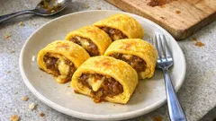 作り置きカレー大さじ3でOK:チーズ入りカレー玉子焼き(お弁当にも)