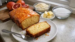 しっとり香るブラッドオレンジとアーモンドのグルテンフリーケーキ——とろりグラスで仕上げるレシピ