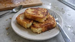 砂糖なしでこの満足感。甘酒でふんわり焼くフレンチトースト