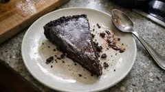 三角チョコパイ（黒）は冷凍で別スイーツに。半解凍15分の食べ頃も紹介