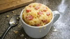 レンジ2分でふんわり：ホットケーキミックスで作るハムのマグカップケーキ