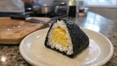 だし香る玉子焼きおにぎり：卵に少し水を足して、冷めてもふんわり朝ごはん＆お弁当に