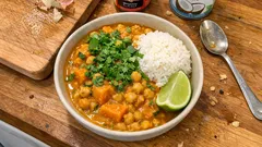 さつまいも×ひよこ豆をココナッツミルクで煮込む、まろやかカレーの作り方