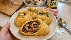 レンジで10分、白だし香る油揚げのきのこ巾着—きのこたっぷりでほっとする味