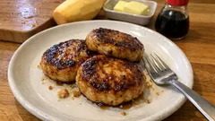 オーブン不要、フライパンで香ばしく。めんつゆで作る和スイートポテト（レンジ下ごしらえ）