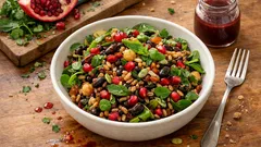 ざくろ果汁ドレッシングでさっぱり：ワイルドライスと豆の彩りサラダ（作り置きOK）