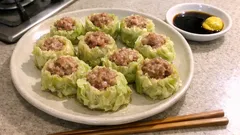 皮いらずでヘルシー、キャベツたっぷり「キャベツシュウマイ」—フライパンで10分蒸し