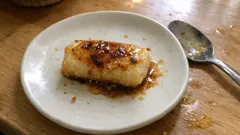 フライパンで香ばしっ！切り餅のガリバタ醤油焼き、手早いおつまみに