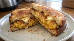 挟んで焼くだけで外カリ中とろり。焼き芋サンド（バター＆シナモン）