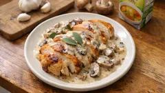 オーブン任せでごちそうに:丸鶏のアラ・クレーム風(クリームソース焼き)